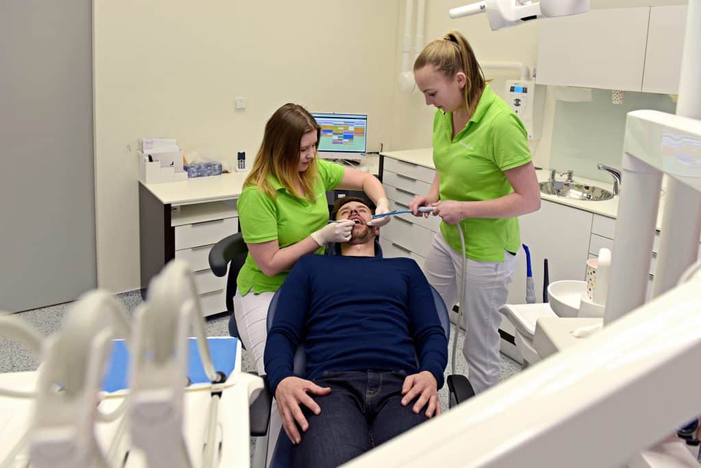 Ošetření v zubní ordinaci DentalCare Most