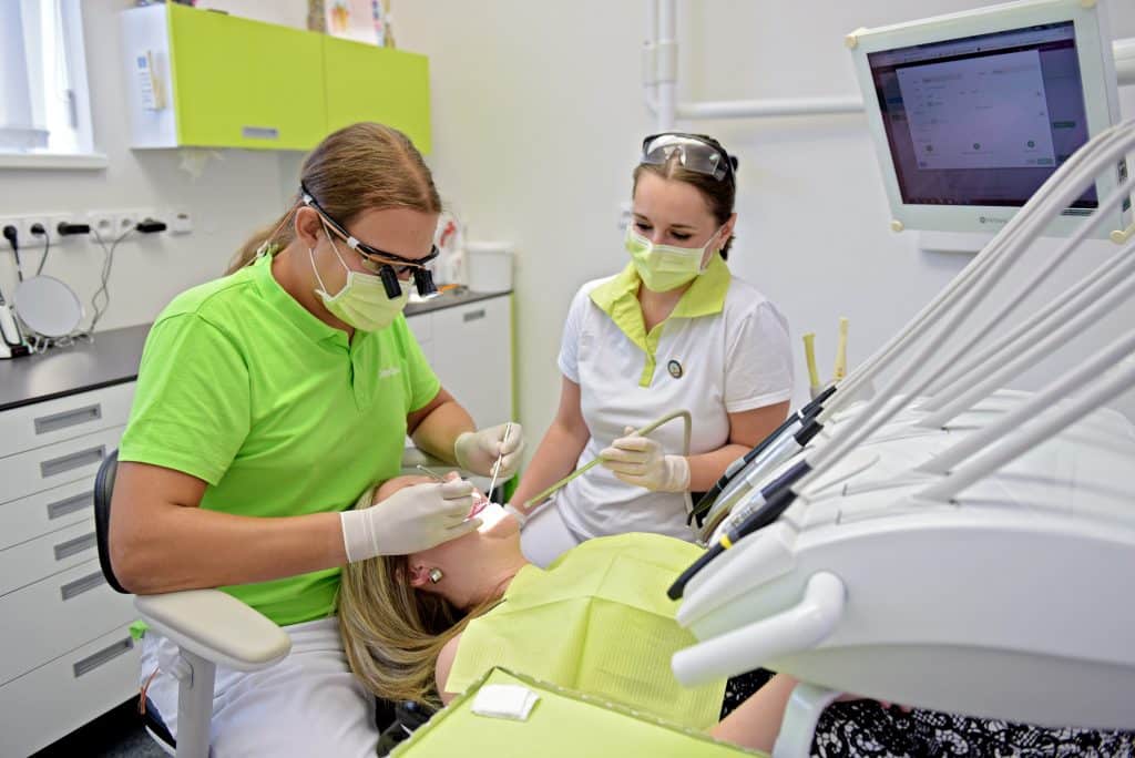 Ošetření v zubní ordinaci DentalCare Most